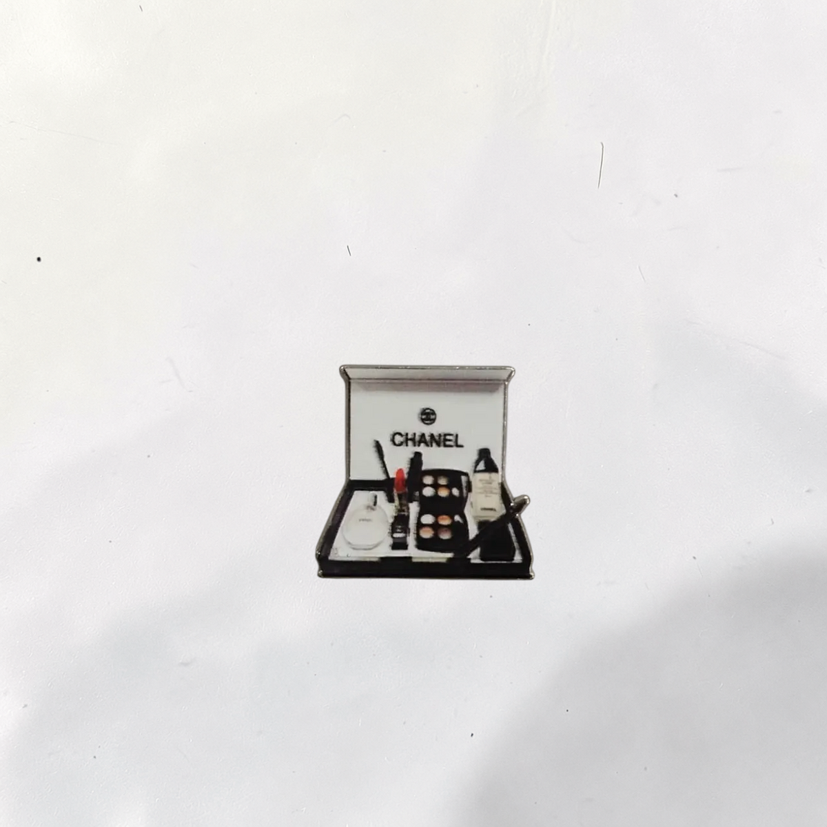 Luxury Enamel Metal Brooches Strong 3M Sticker (Chanel Makeup Box)